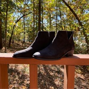 ❌ SOLD ❌ LIKE NEW Frye and Co. black ankle boots